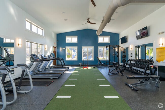 Fitness Center - Yugo Charlotte College Downs