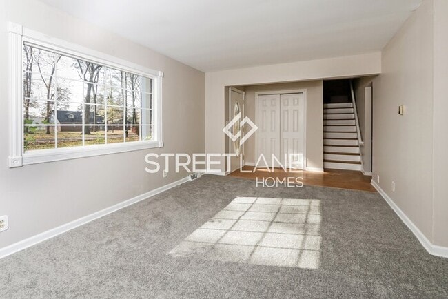 Building Photo - NOW OFFERING FIRST FULL MONTH FREE AND $60...