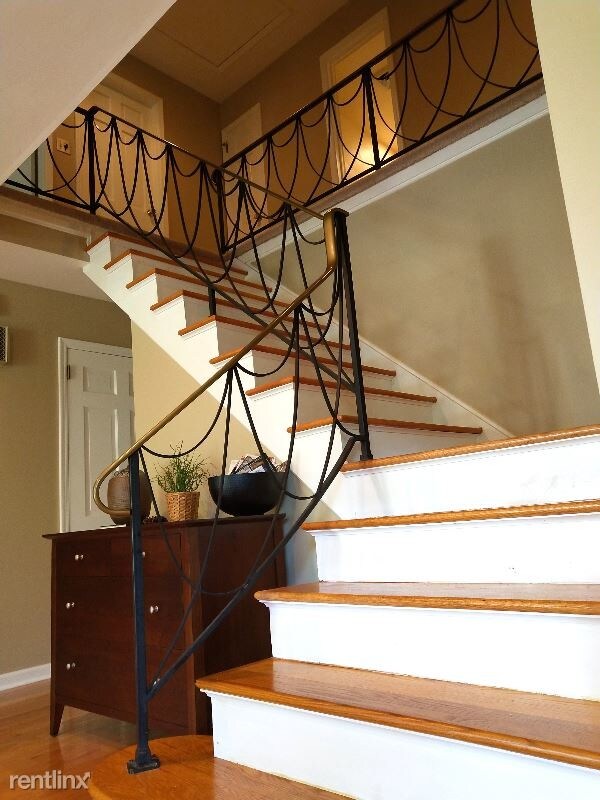 Foto del edificio - 5 br, 3.5 bath House - 117 Hollywood Ave