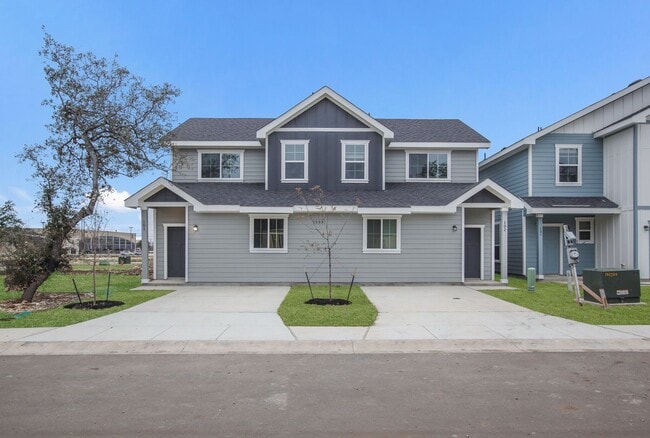 Building Photo - Stadium Pointe 3/3 Townhome near Brandeis HS