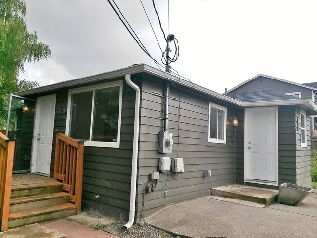 Building Photo - Lynnwood Bungalow