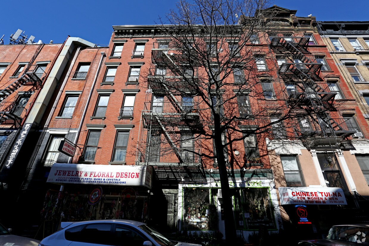 Foto del edificio - 247 E 10th St