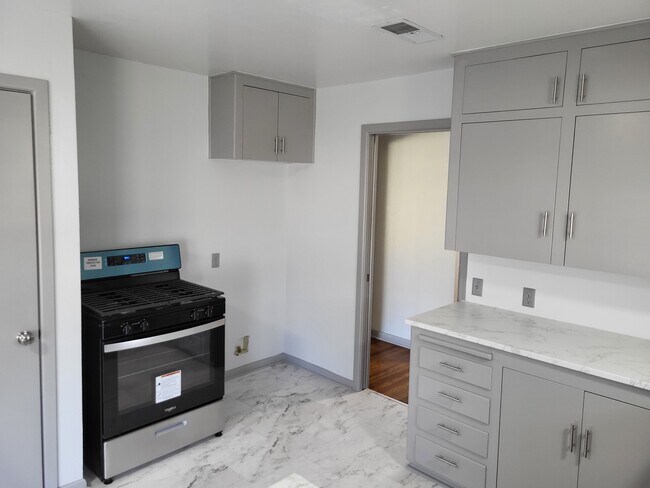 Building Photo - 4203 Preston Dr