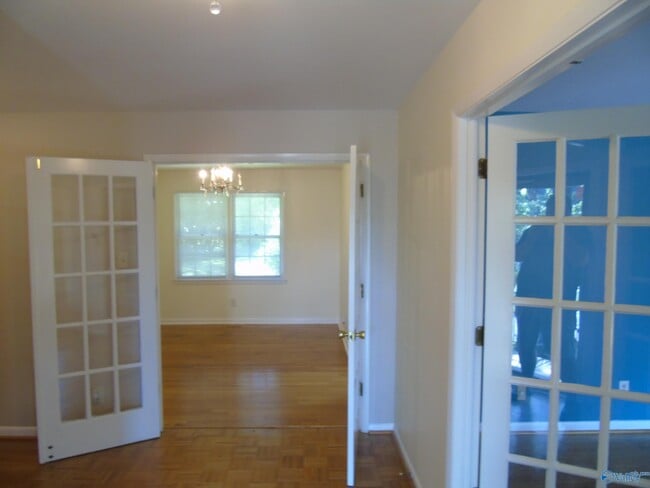 Building Photo - 2213 Maysville Rd NE