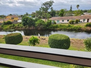 Building Photo - 2606 Garden Dr S