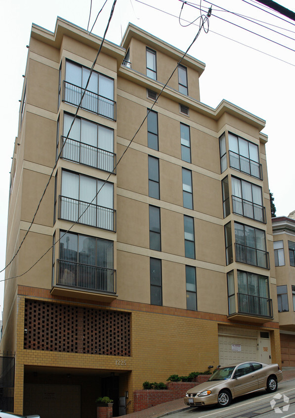 Building Photo - 1225 Washington St