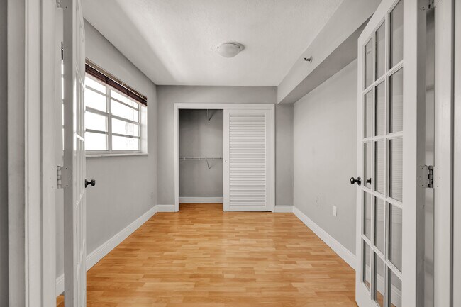 Building Photo - 1345 West Ave