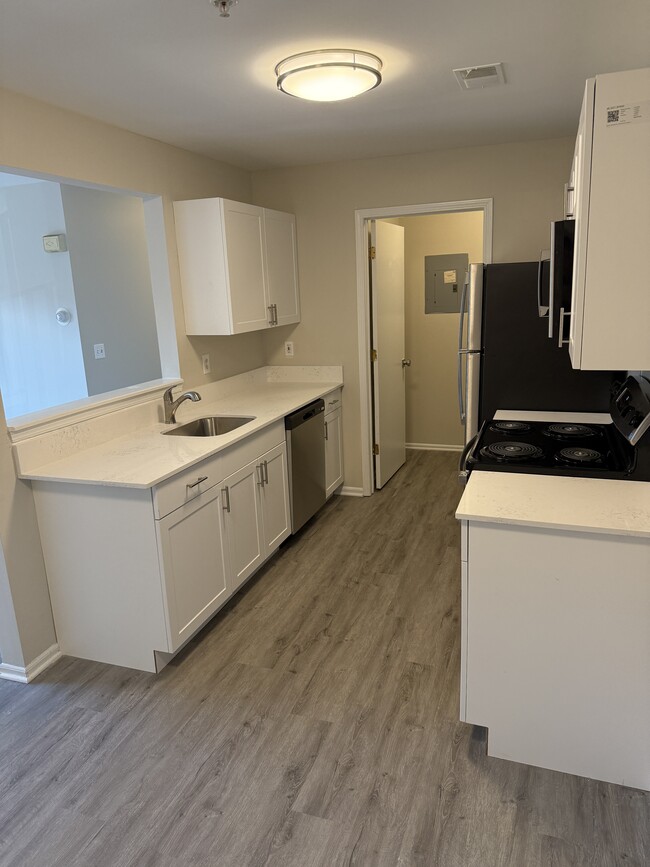 Building Photo - Woods at King George Apartments