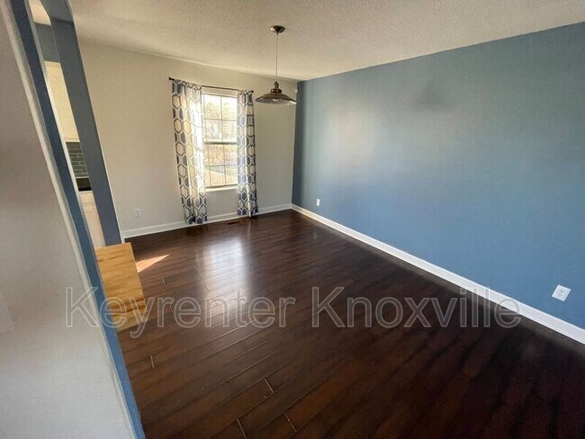 Foto del edificio - 9328 Collingwood Rd