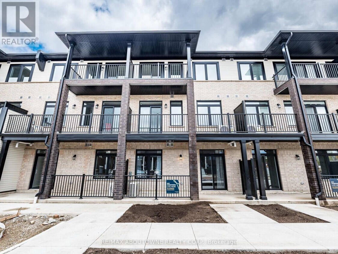 Primary Photo - 69 Thatcher Dr