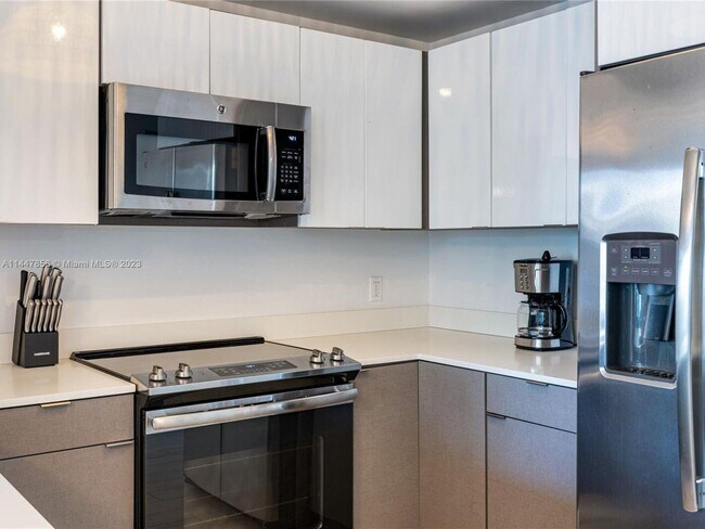 Foto del edificio - 321 NE 26th St