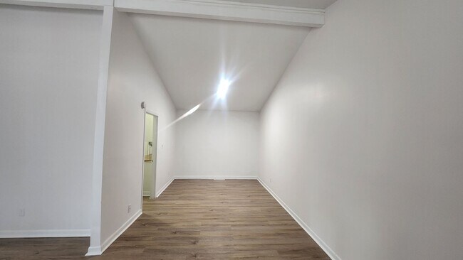 Foto del edificio - 250 Ridgewood Ave