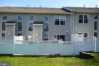 Building Photo - 102 Wellington Park Dr