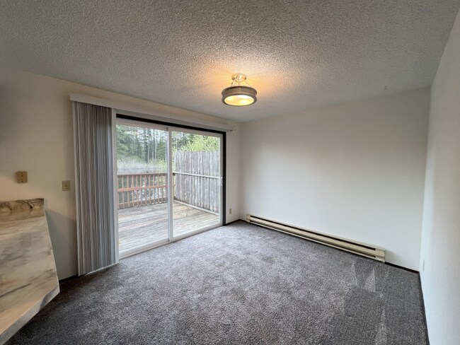 Building Photo - 5320 Alameda Ave SW