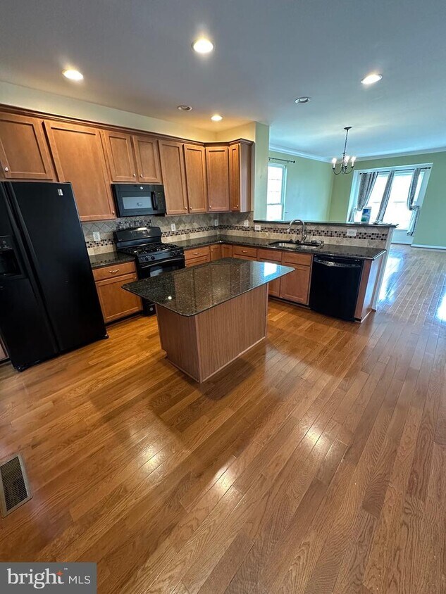 Primary Photo - 42800 Sykes Terrace