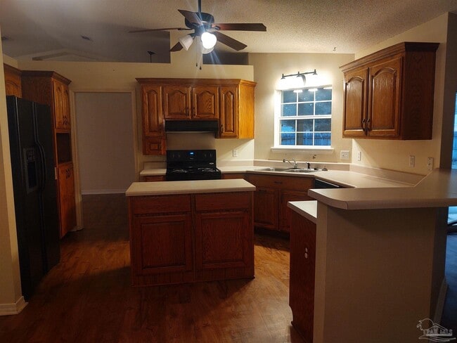 Foto del edificio - 5268 Deerfoot Ln