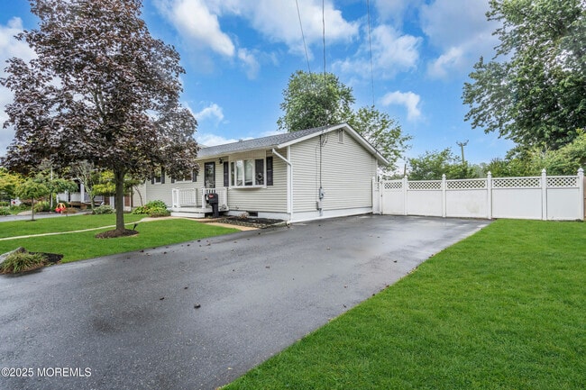 Building Photo - 22 Bryant Dr