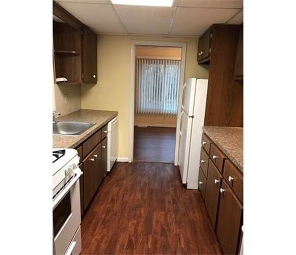 Building Photo - 61 Fairview Ave