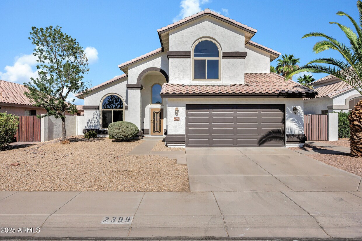 Foto principal - 2399 S Walnut Dr