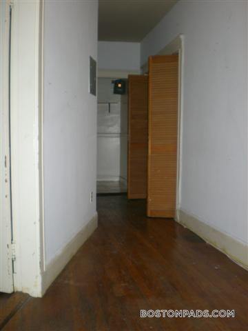 Building Photo - 137 Park Dr