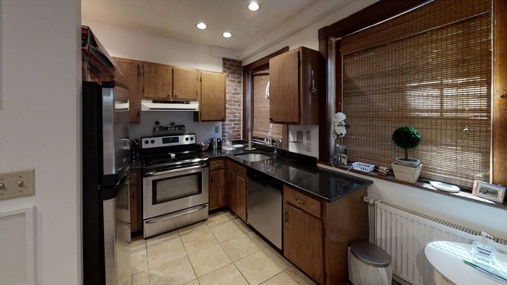 Foto principal - 1722 Beacon St