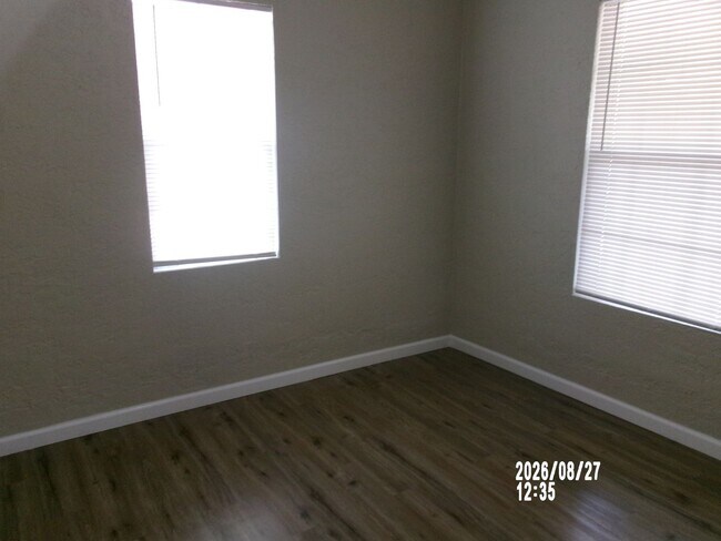 Foto del edificio - 306 NW Bell Ave