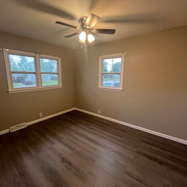 Foto del edificio - Two Bedroom House in Jerseyville