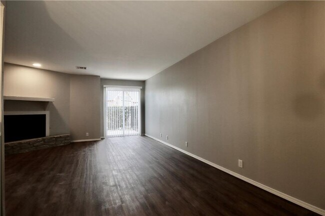 Building Photo - 1730 Pebble Terrace