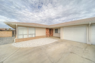 Building Photo - 41084 Beachwood Ave