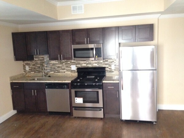 Foto principal - 92 Bragdon St
