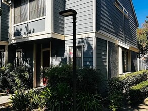 Building Photo - 8739 Pine Crest Pl