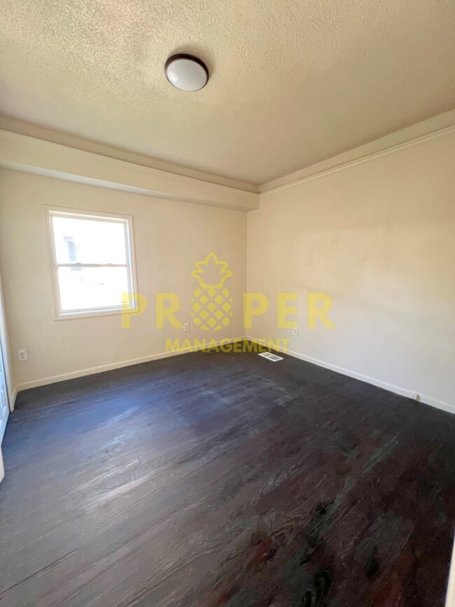 Foto del edificio - 3 bedrooms 1 bathrooms house for rent