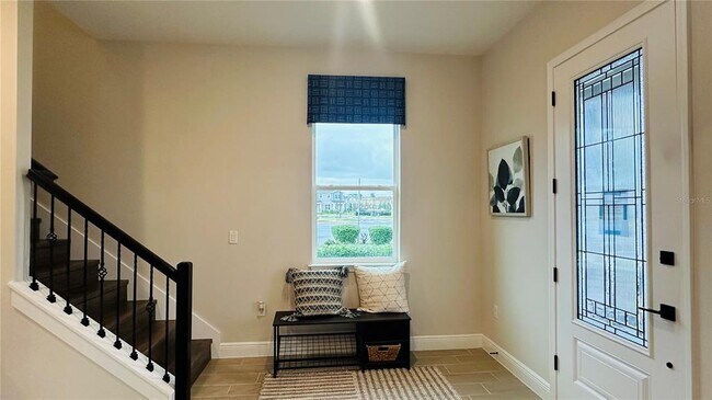 Foto del edificio - 16450 Hamlin Vw St