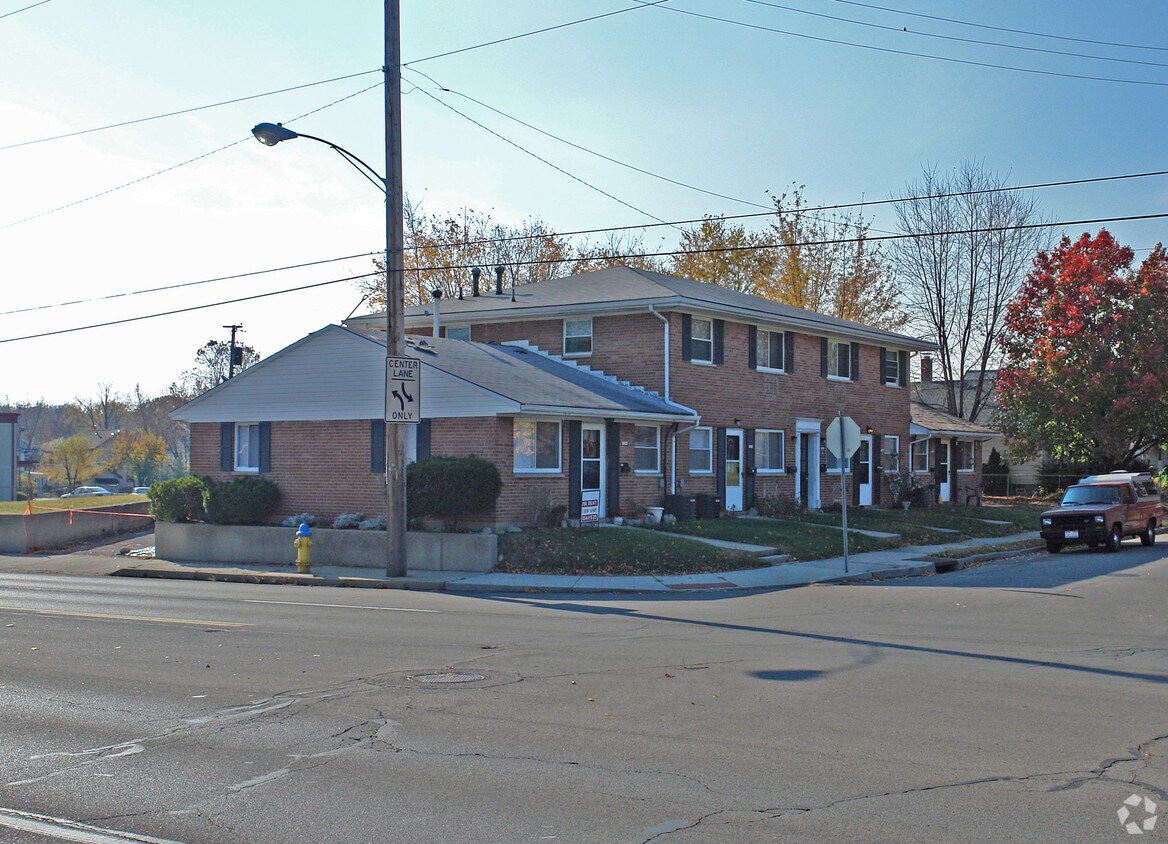 Primary Photo - 1338 Kemper Ave
