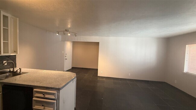 Foto del edificio - 420 W Alabama St