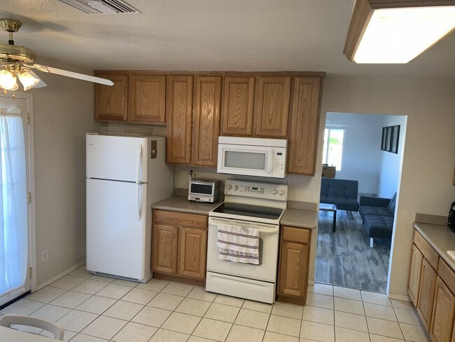 Building Photo - Seasonal Rental River Views