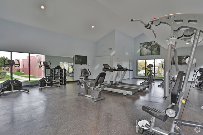 Inside view of Gym 1 - Eastridge Apartments