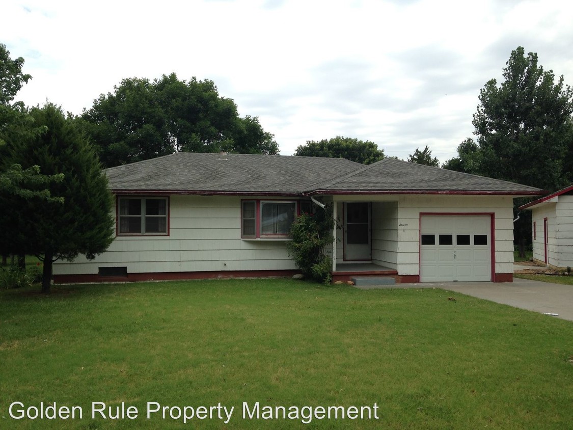 Primary Photo - 11 Ensign Dr