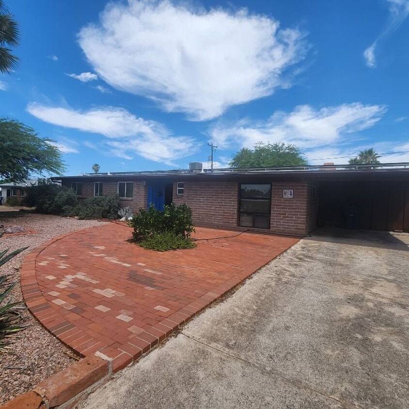 $1,995.00 Love this Midtown Midcentury 3 b... - $1,995.00 Love this Midtown Midcentury 3 b...