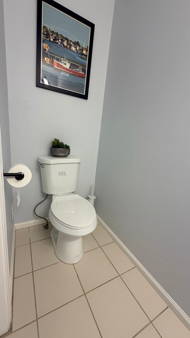 Baño 1 (Medio) - 37A Cheever St