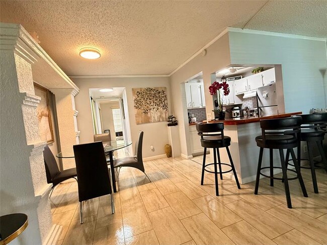 Foto del edificio - 355 Oakridge T