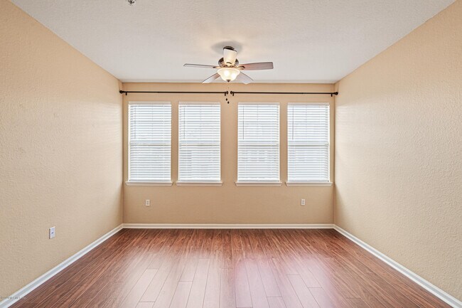 Foto del edificio - 8550 Touchton Rd