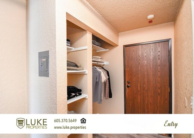 Foto del edificio - 405 S Sycamore Ave