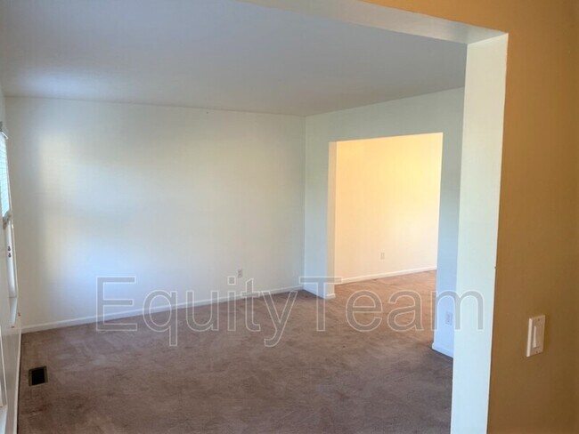 Building Photo - 6107 Loganberry Ct