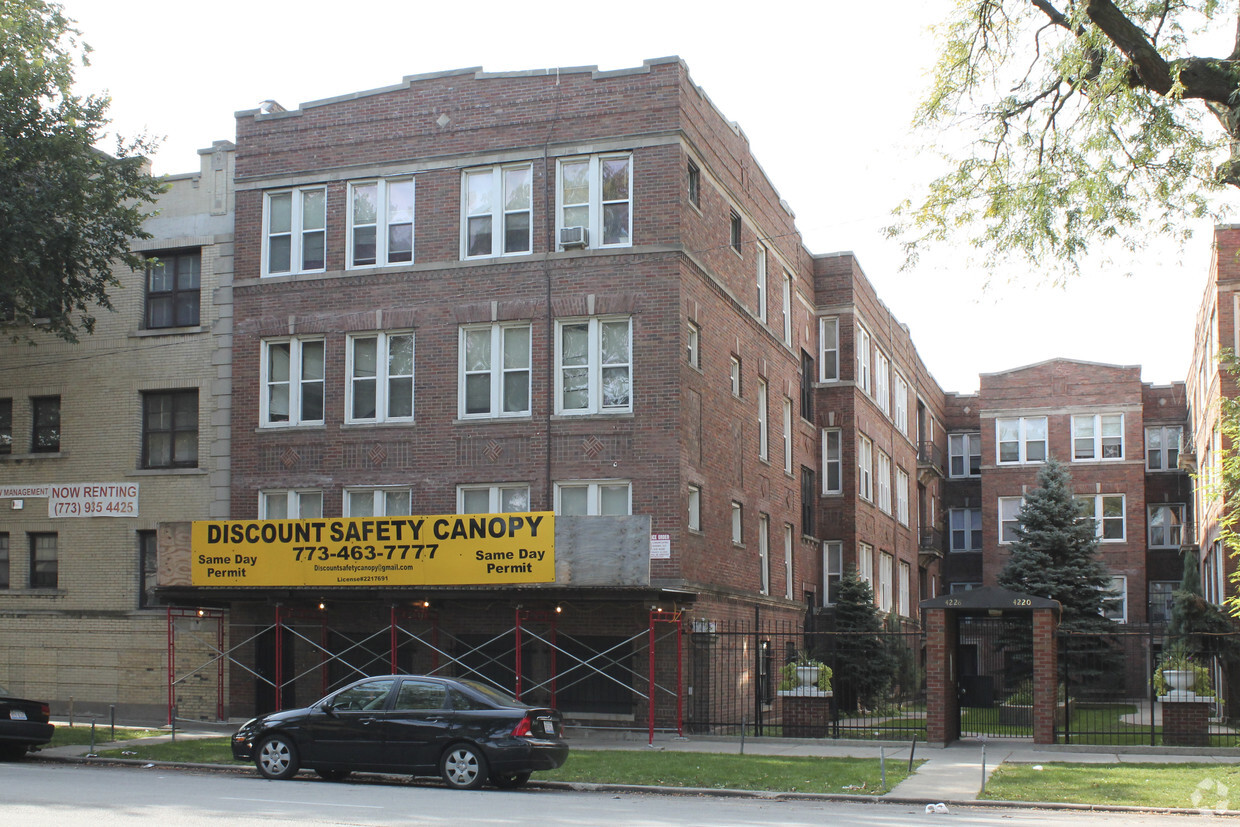 Building Photo - Bronzeville