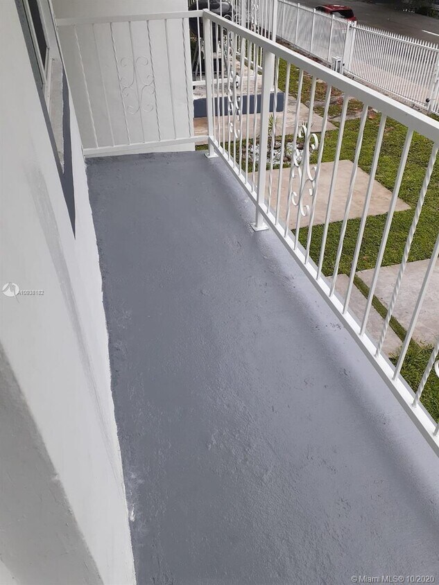 Foto principal - 8400 NW 15th Ave
