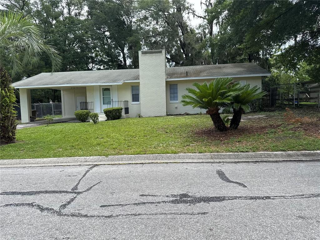 Foto principal - 2817 NE 18th Ave