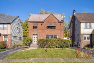 Building Photo - 3575 Grosvenor Rd