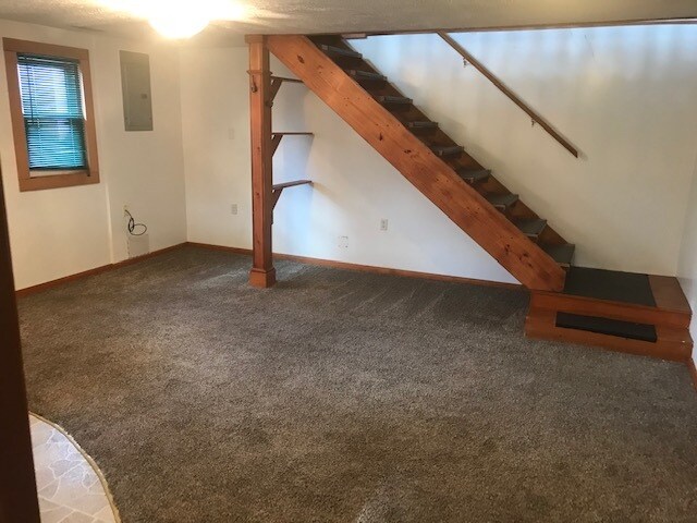 Living Rm. - 4229 Lincoln St E
