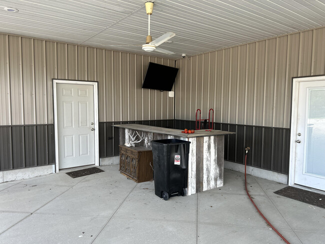 Building Photo - 3700 Centreville Ave